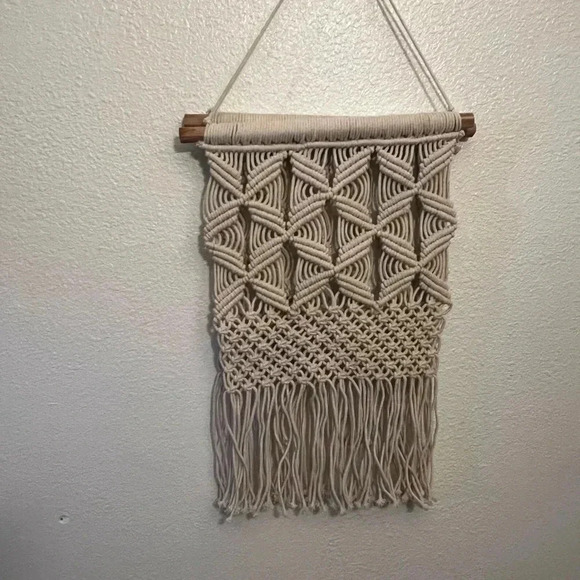 Macrame decor 2 of the same, both included in price - Picture 6 of 7